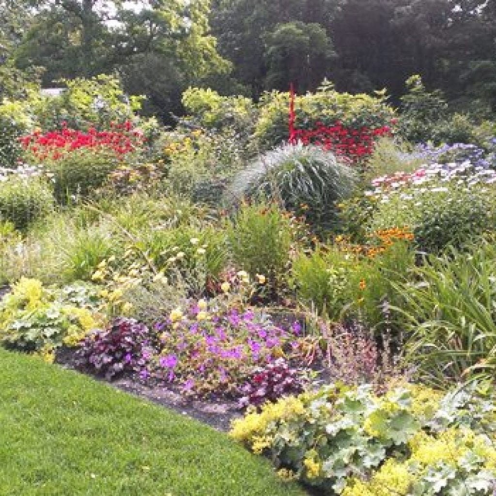 Spring Ahead with Fall Planting, Autumn Cape Cod Home | capecodlife.com