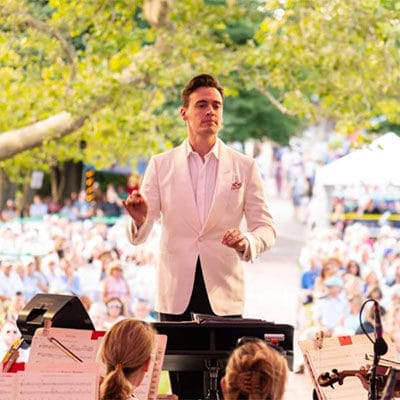Pops conductor and crowd