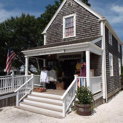 black dog general store vineyard haven storefront