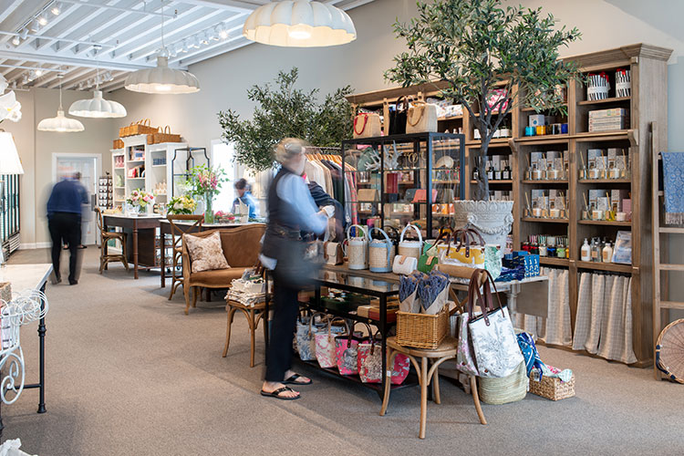 Spotlight: Fête Among the Flowers